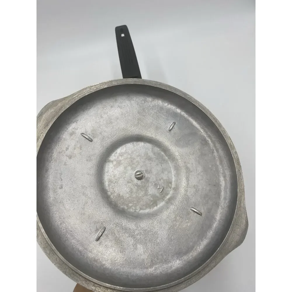 Vintage GHC Magnalite Aluminum 3 QT Sauce Pan Dual Spout 4683 With Lid Cajun
